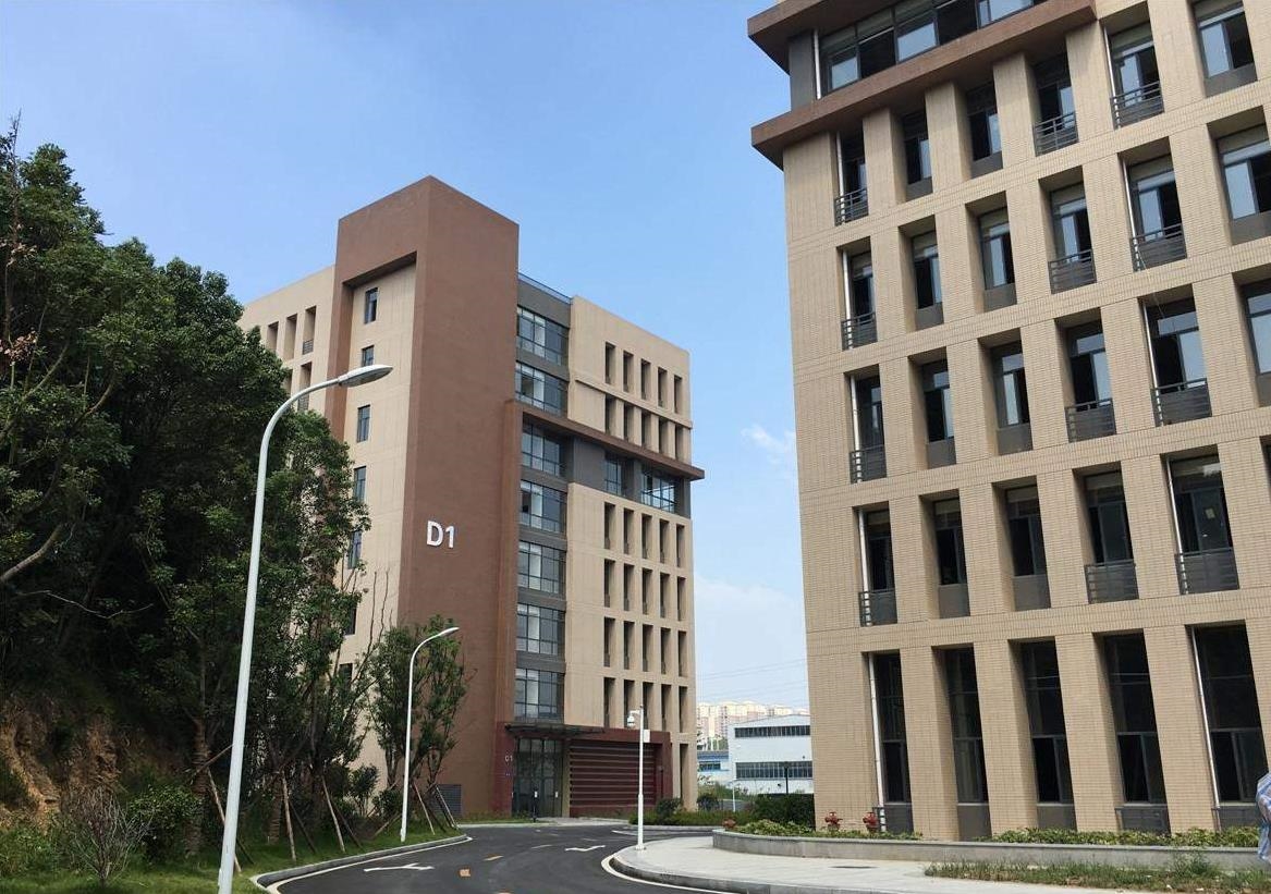 新乡化学与物理电源产业园区曲里村民委员会