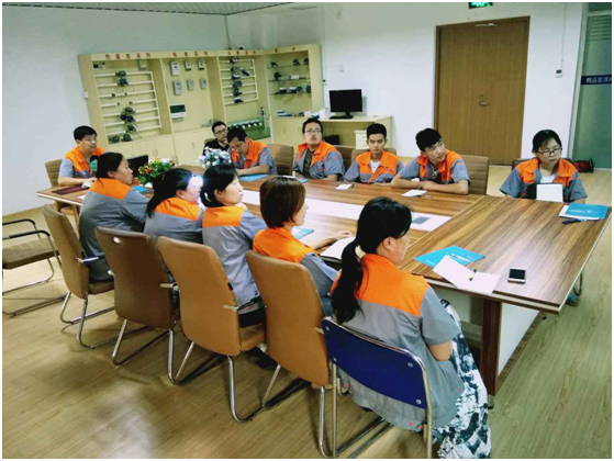 我公司组织技术骨干进行产品质量分析研讨会议